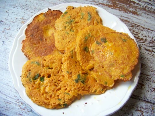 recette de pancakes  à la farine de riz, curry et carottes